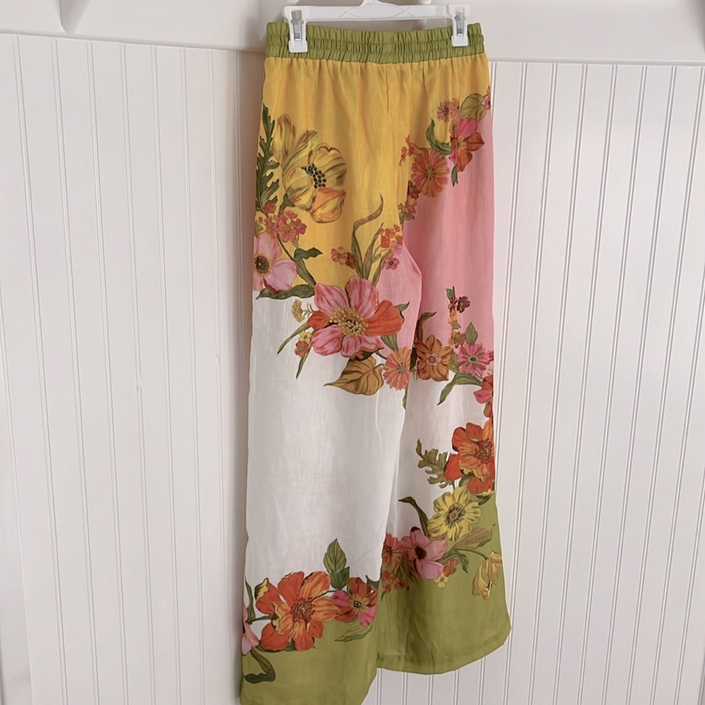 Women’s NWT Colorful Floral Wide Leg Drawstring Pants and Matching Top - Picture 6 of 15